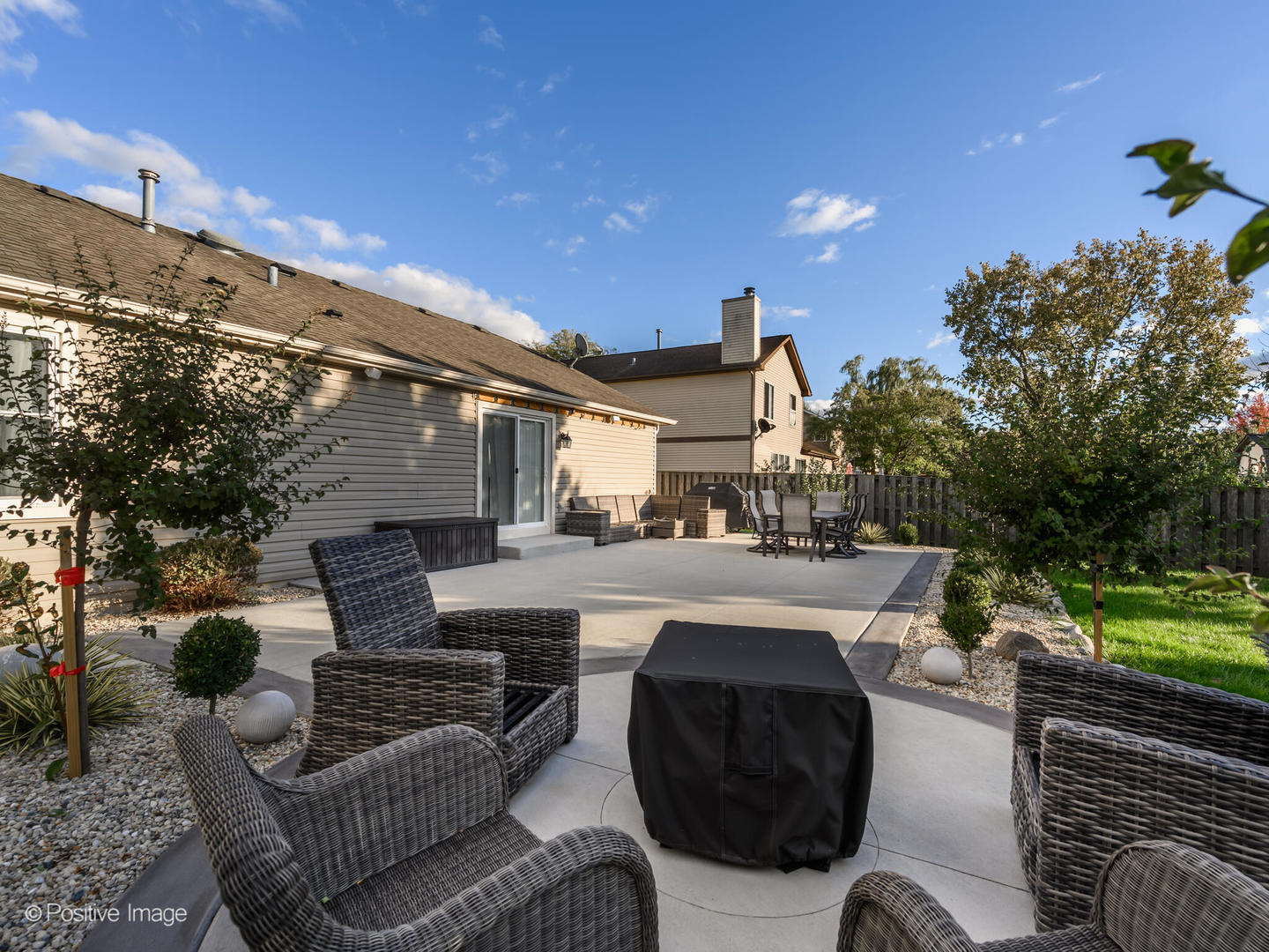 2008 Clematis Drive Algonquin, IL 60102 - Photo 24 of 25 a view of outdoor kitchen outdoor kitchen outdoor seating and kitchen view