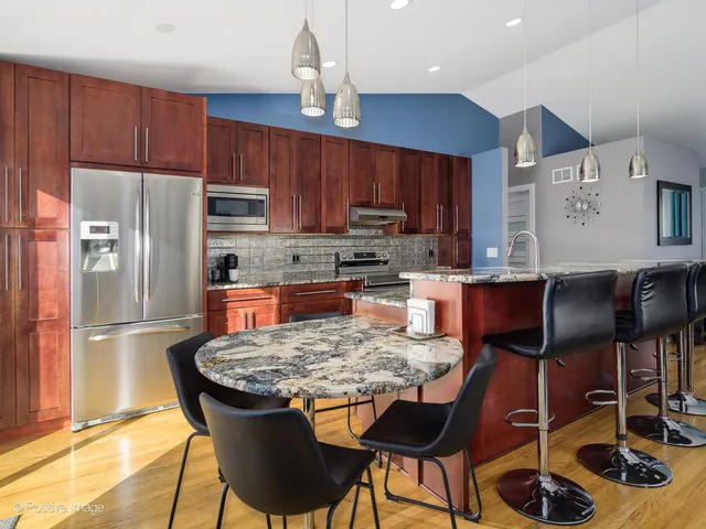 $407,000 | 2008 Clematis Drive, Algonquin, IL 60102