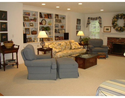 214 Newtown Road Acton, MA 01720 - Photo 3 of 6 Gallery Image 3