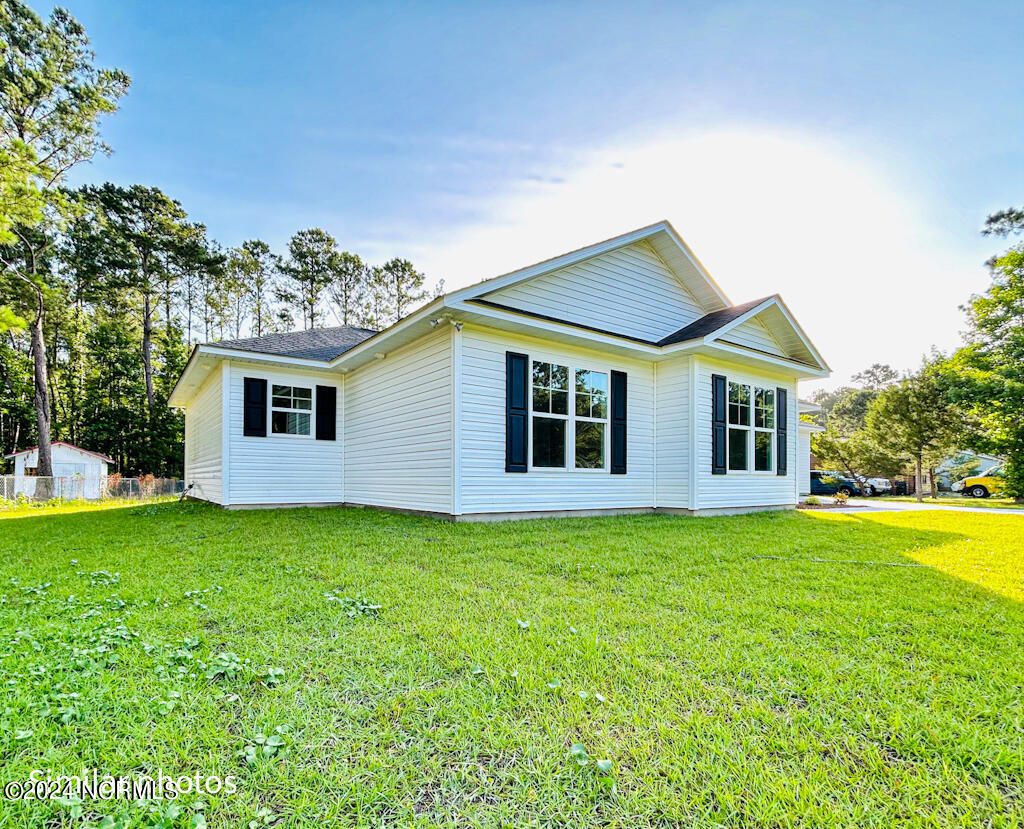 225 Sand Ridge Road Hubert, NC 28539 - Photo 4 of 53 IMG-1770-jpg
