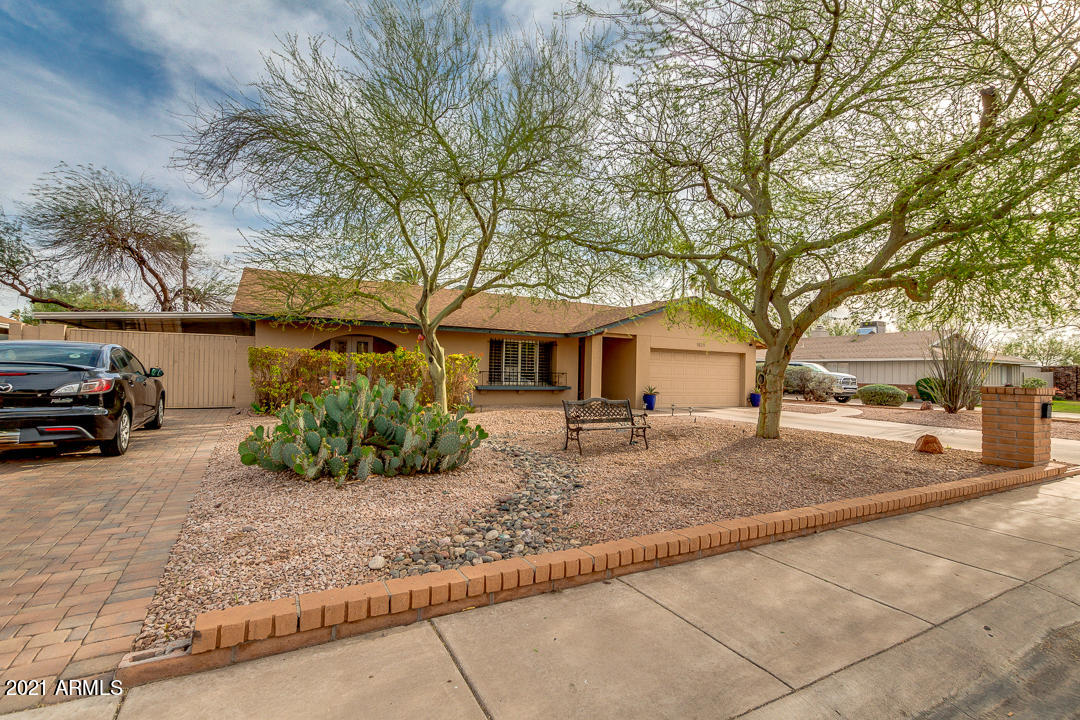 1829 West Orchid Lane Phoenix, AZ 85021 - Photo 2 of 35 02-Orchid