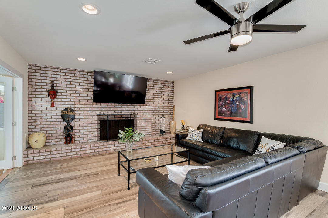 1829 West Orchid Lane Phoenix, AZ 85021 - Photo 9 of 35 09-Orchid