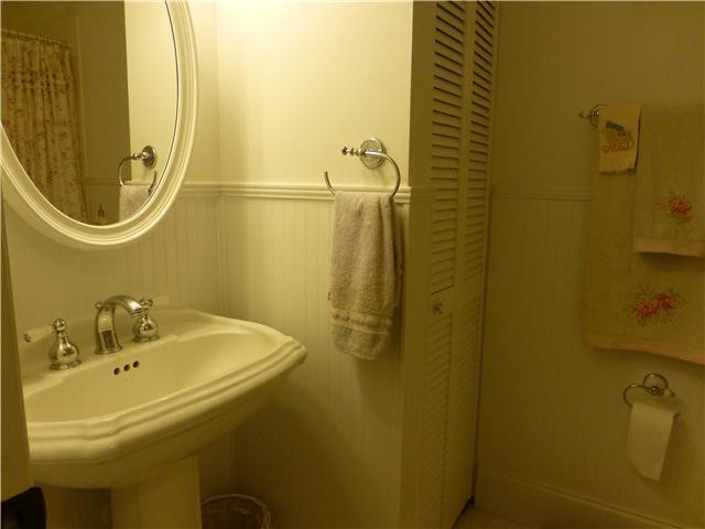 16731 Southwest 62nd Street Southwest Ranches, FL 33331 - Photo 18 of 25 Bathroom