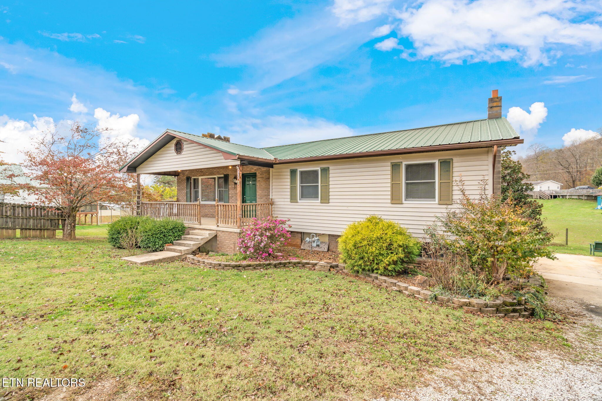 233 Hannah Road Harriman, TN 37748 - Photo 2 of 42 Gallery Image 2