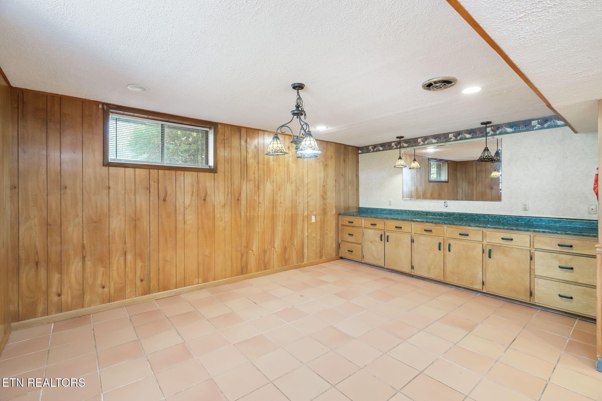 233 Hannah Road Harriman, TN 37748 - Photo 32 of 42 Gallery Image 32