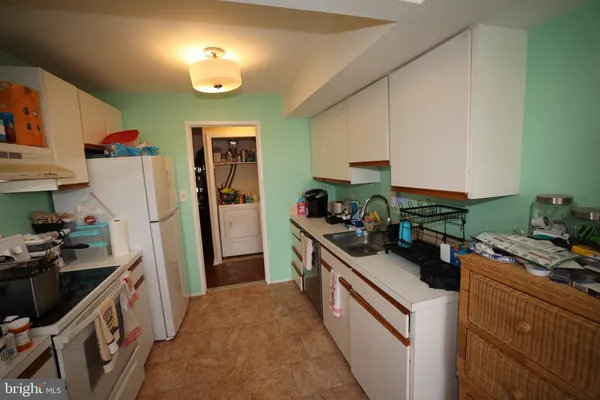 $245,000 | 545 Florida Avenue, Unit 102, Herndon, VA 20170