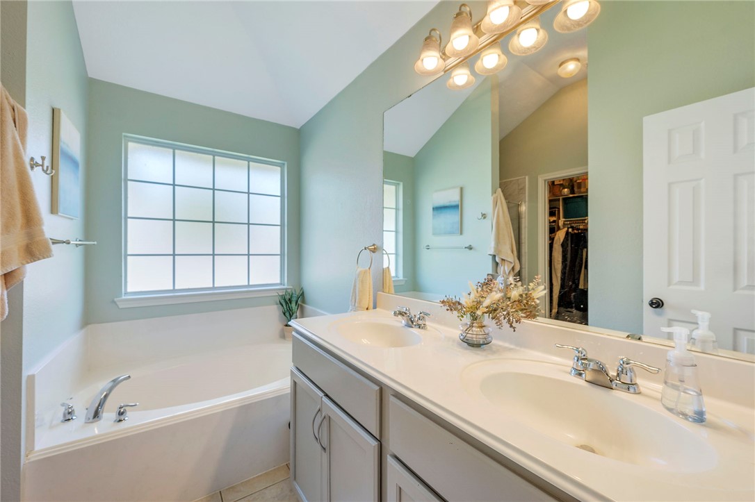 1009 Fallbrook Loop College Station, TX 77845 - Photo 10 of 17