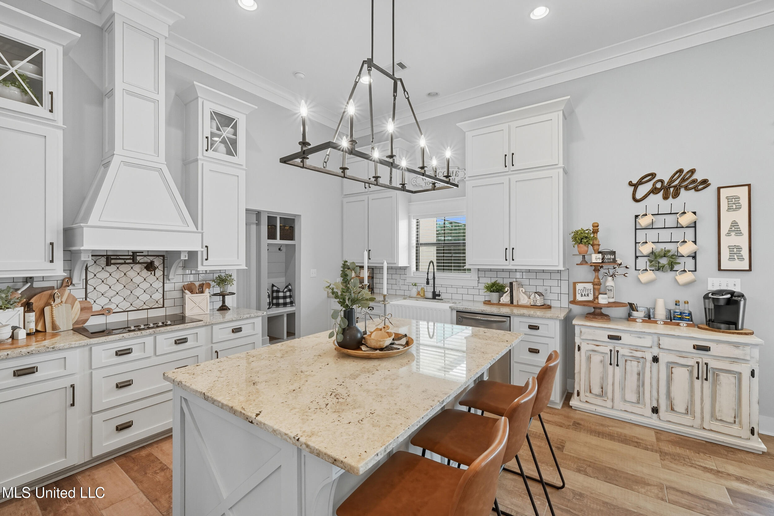 1204 Anchor Lake Road Carriere, MS 39426 - Photo 13 of 51 12_main kitchen 2