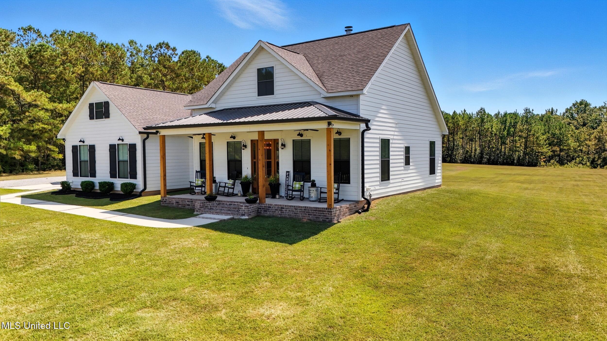 1204 Anchor Lake Road Carriere, MS 39426 - Photo 2 of 51 1_front right