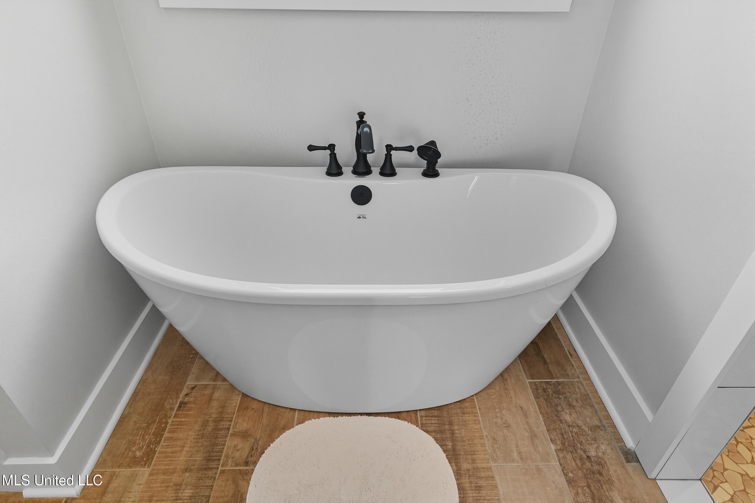 1204 Anchor Lake Road Carriere, MS 39426 - Photo 23 of 51 22_main master bath 4