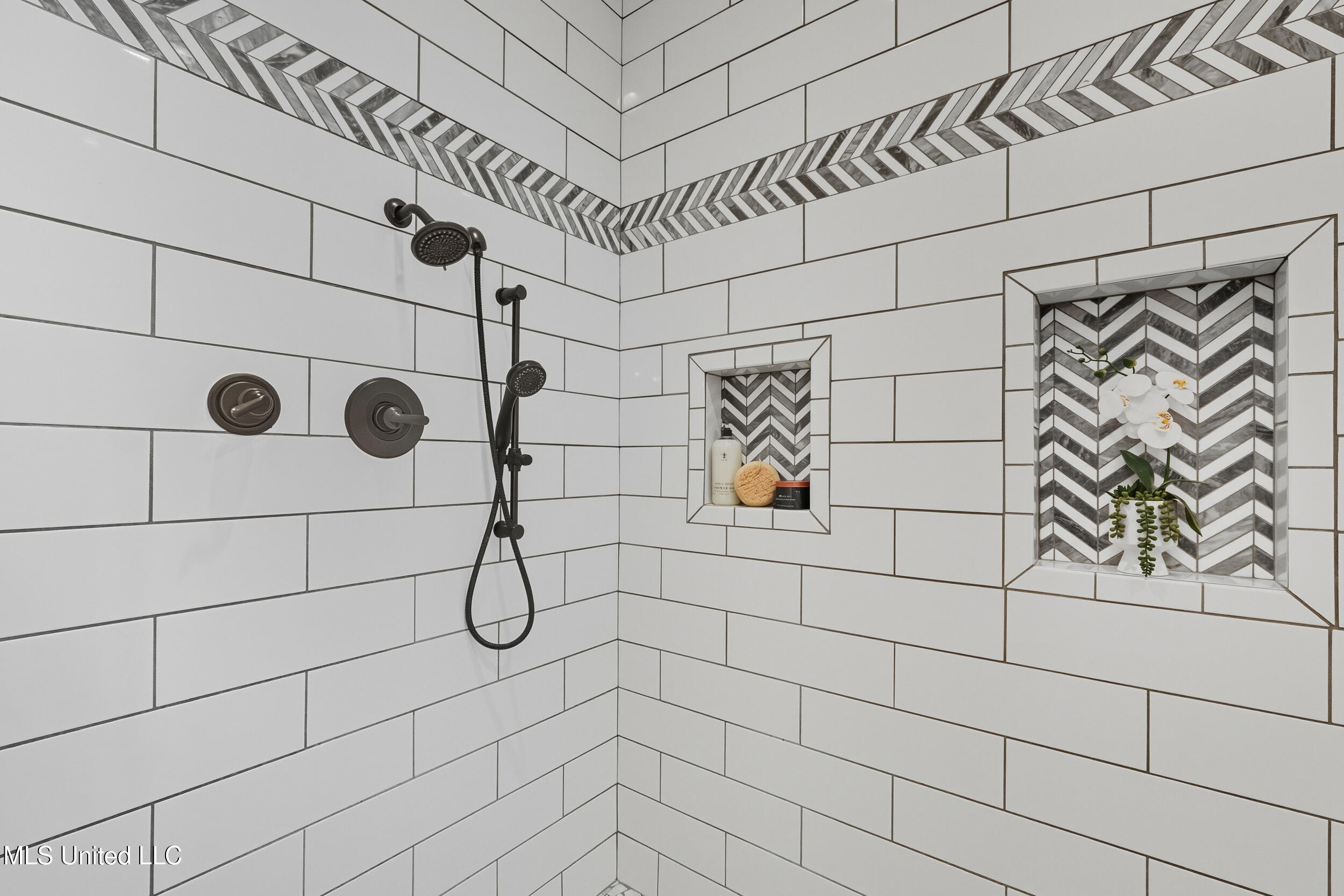 1204 Anchor Lake Road Carriere, MS 39426 - Photo 25 of 51 24_main master bath 6