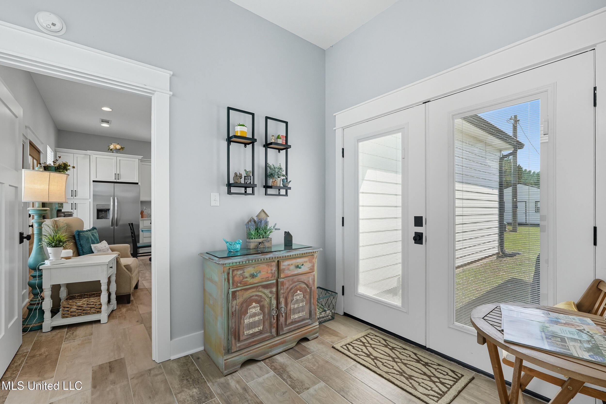 1204 Anchor Lake Road Carriere, MS 39426 - Photo 31 of 51 30_in law foyer 1