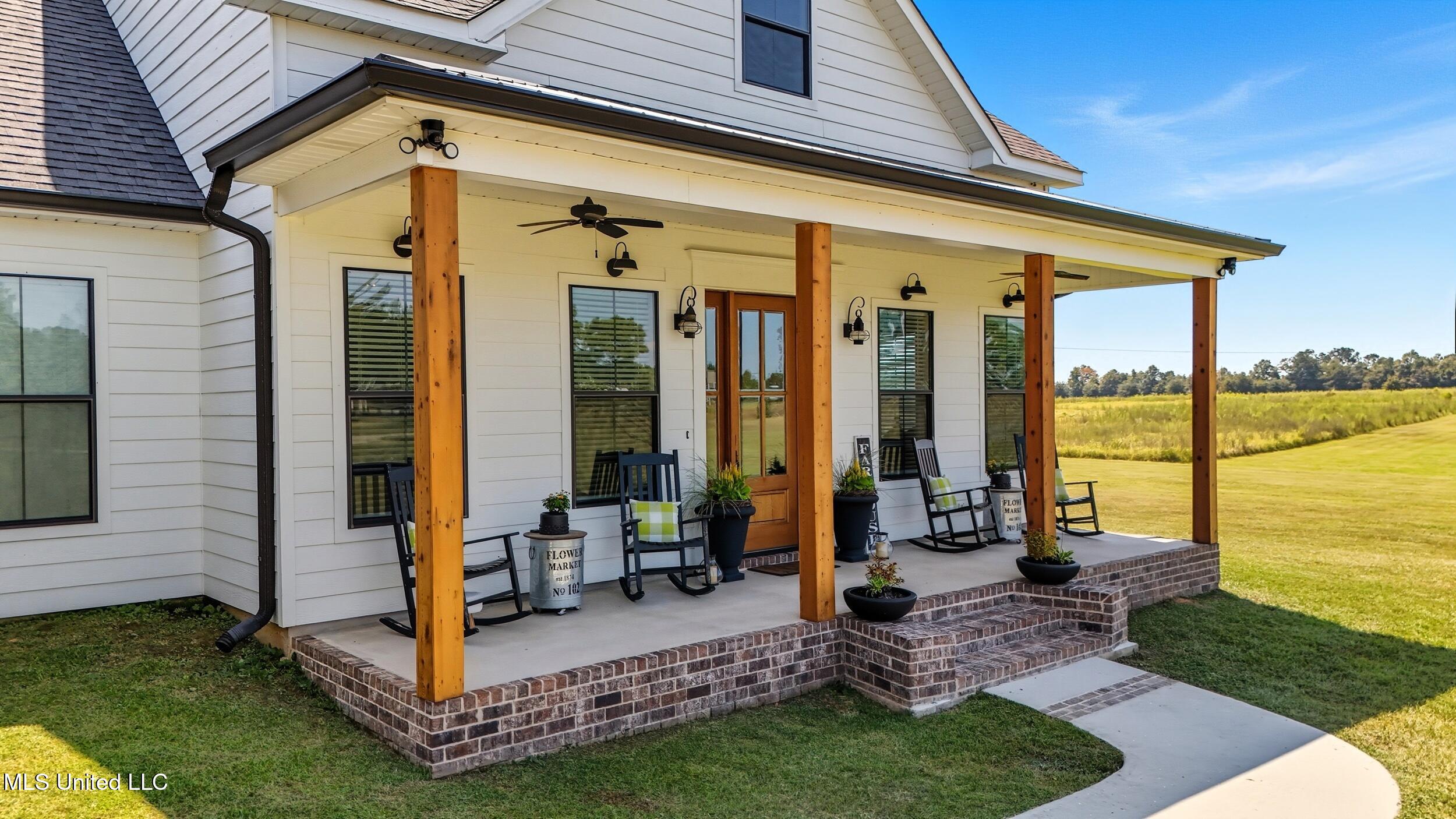 1204 Anchor Lake Road Carriere, MS 39426 - Photo 43 of 51 42_main porch left