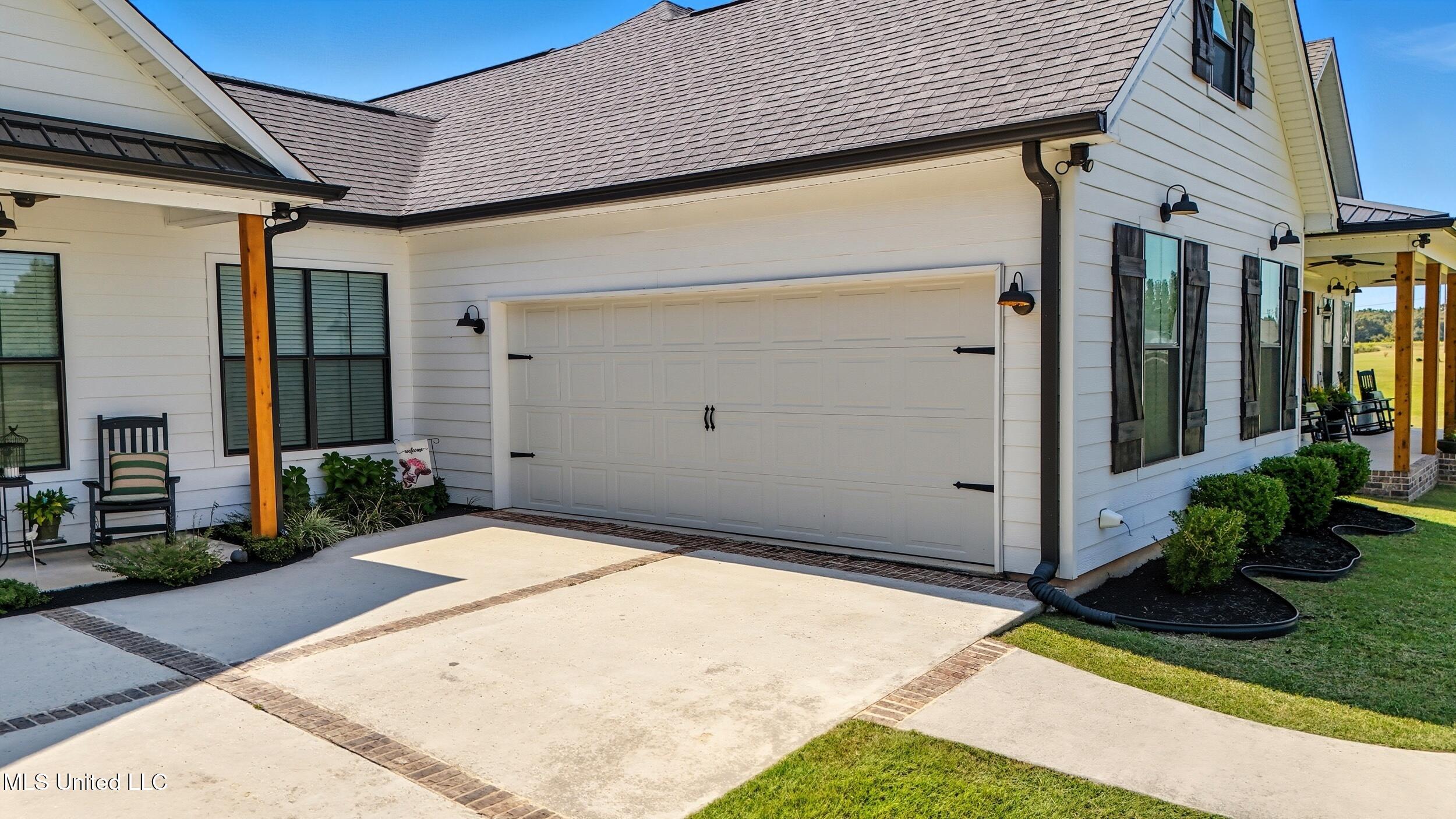 1204 Anchor Lake Road Carriere, MS 39426 - Photo 44 of 51 43_garage exterior