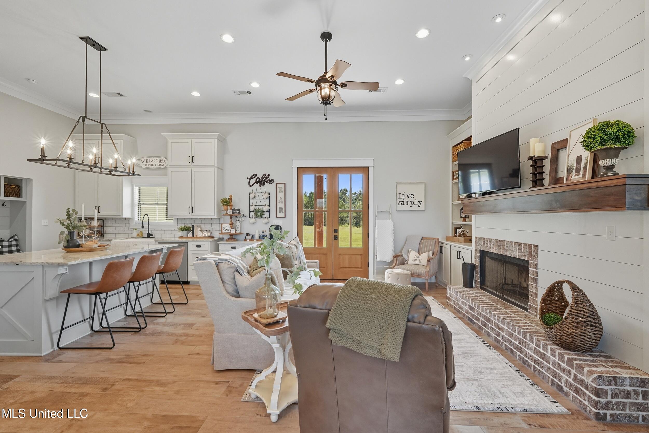 1204 Anchor Lake Road Carriere, MS 39426 - Photo 9 of 51 8_main living 1