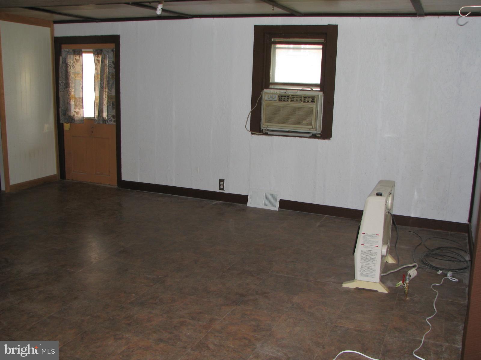 1310 South Cocalico Road Denver, PA 17517 - Photo 23 of 57 LIVING ROOM