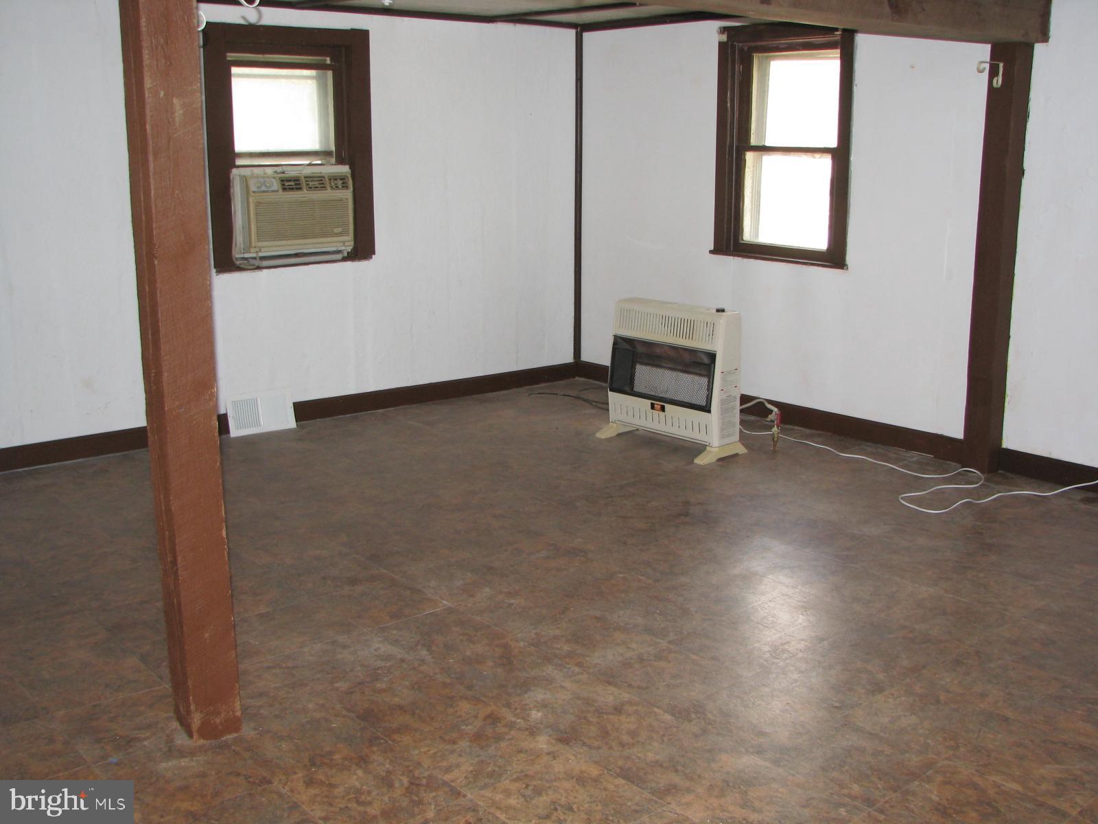 1310 South Cocalico Road Denver, PA 17517 - Photo 24 of 57 LIVING ROOM