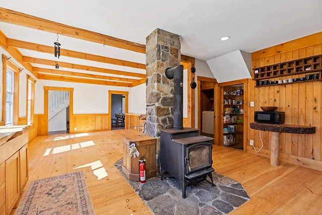 $575,000 | 564 Hussey Hill Road, Vassalboro, ME 04989