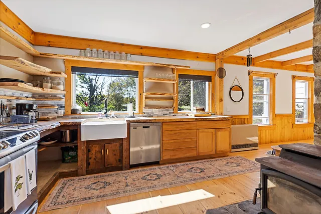 $575,000 | 564 Hussey Hill Road, Vassalboro, ME 04989