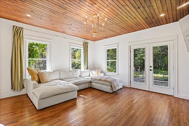 $575,000 | 564 Hussey Hill Road, Vassalboro, ME 04989