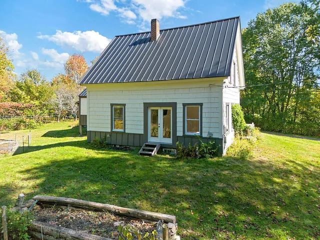 $575,000 | 564 Hussey Hill Road, Vassalboro, ME 04989