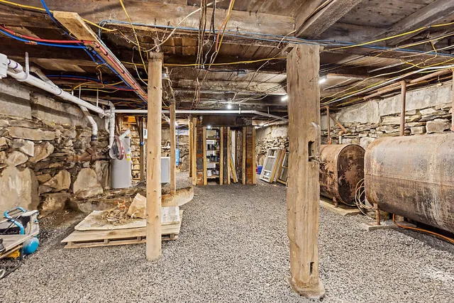 $575,000 | 564 Hussey Hill Road, Vassalboro, ME 04989