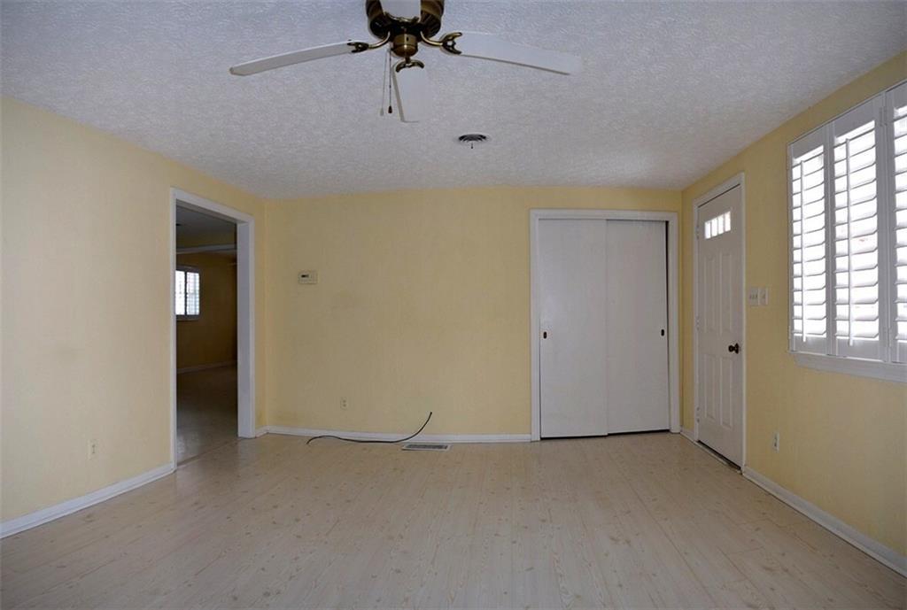 3383 Hedgely Road Springfield, OH 45506 - Photo 3 of 22