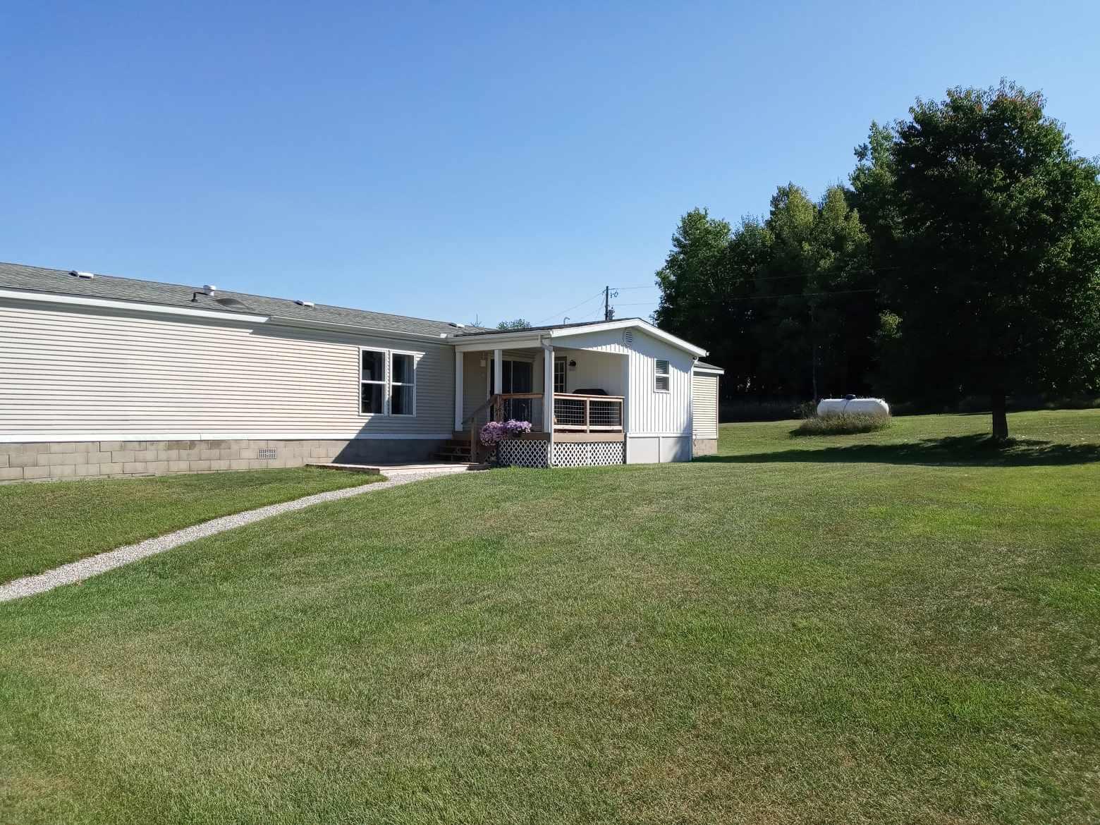 735 West Buchanan Road Shelby, MI 49455 - Photo 8 of 67 received_7411557002204210
