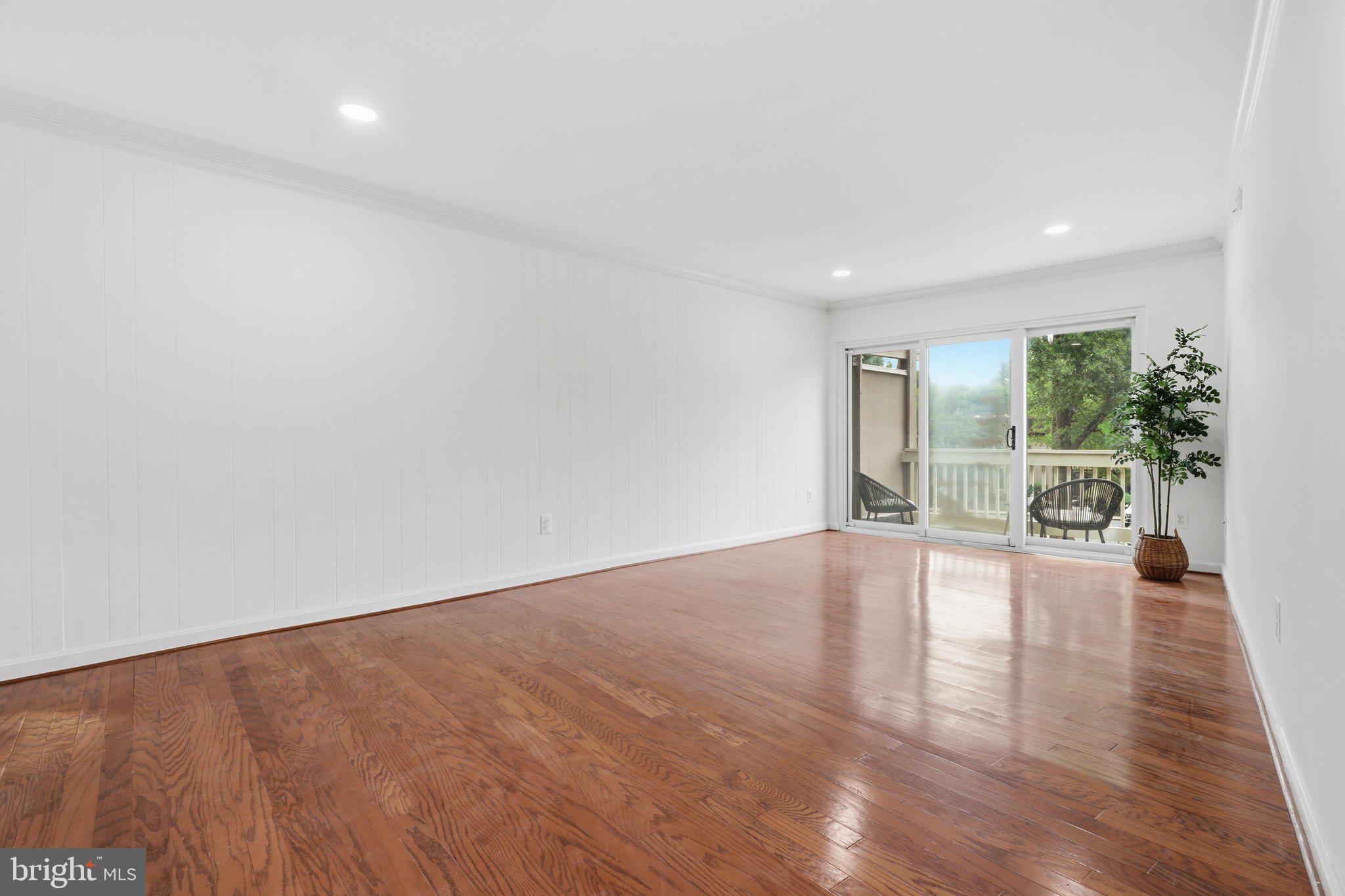 5810 Royal Ridge Drive, Unit G Springfield, VA 22152 - Photo 4 of 23