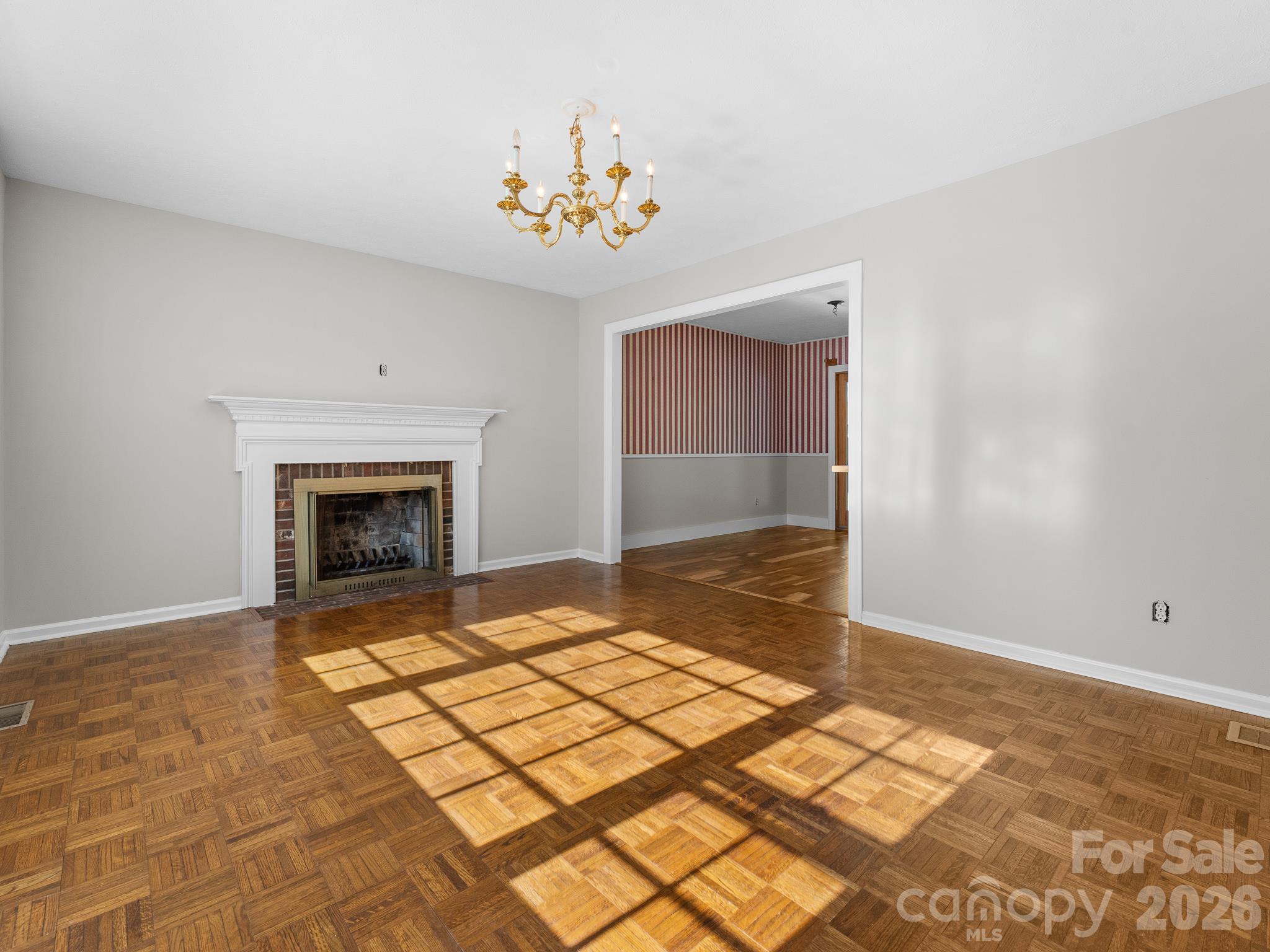 87 Underhill Road Hendersonville, NC 28792 - Photo 9 of 48 Gallery Image 9