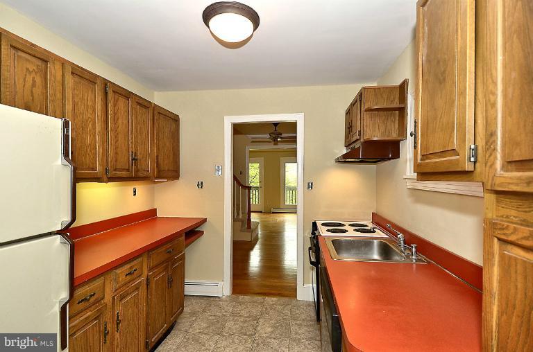 106 Valley Road Bethesda, MD 20816 - Photo 11 of 30 Kitchen