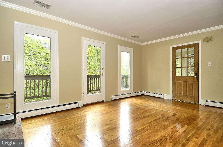 106 Valley Road Bethesda, MD 20816 - Photo 15 of 30 Living Room
