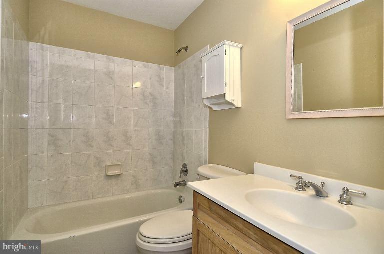 106 Valley Road Bethesda, MD 20816 - Photo 26 of 30 Full Bath #2