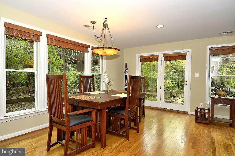 106 Valley Road Bethesda, MD 20816 - Photo 5 of 30 Dining Room