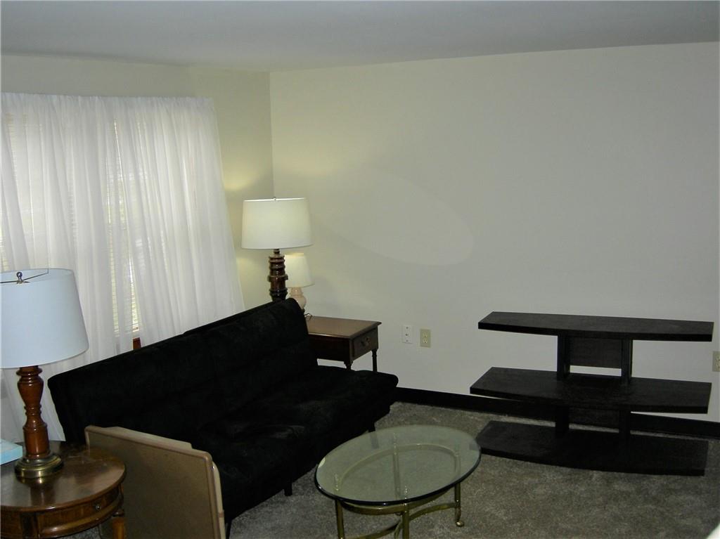 3682 Sample Road Hermitage, PA 16148 - Photo 9 of 18 Gallery Image 9