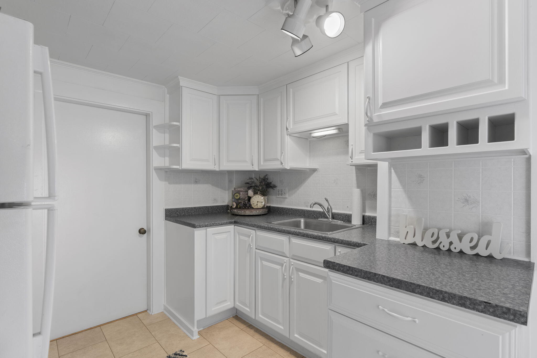 148 High Street Paris, ME 04281 - Photo 6 of 17 9-web-or-mls-DSC04672