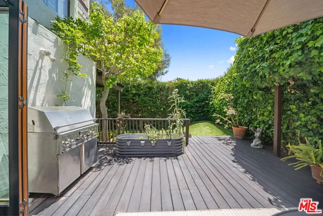 a view of deck with patio