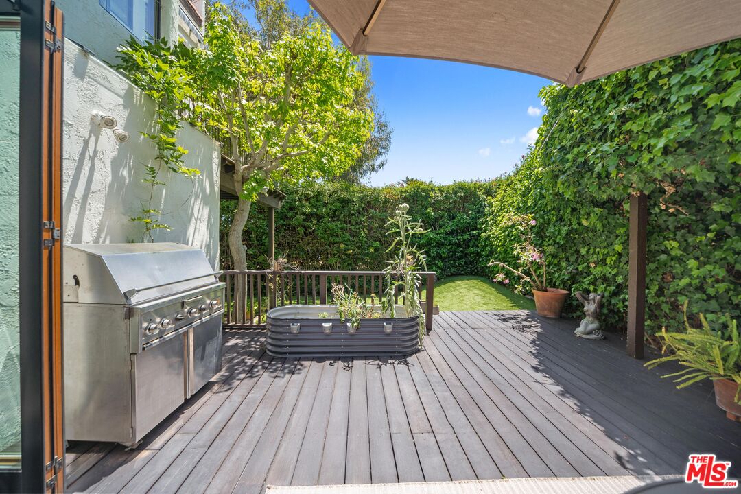 31830 Broad Beach Road Malibu, CA 90265 - Photo 19 of 40 a view of deck with patio