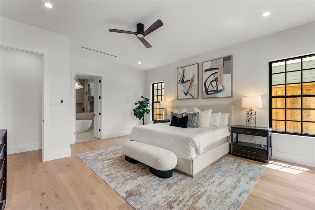 741 Edgefield Road Fort Worth, TX 76107 - Photo 18 of 40