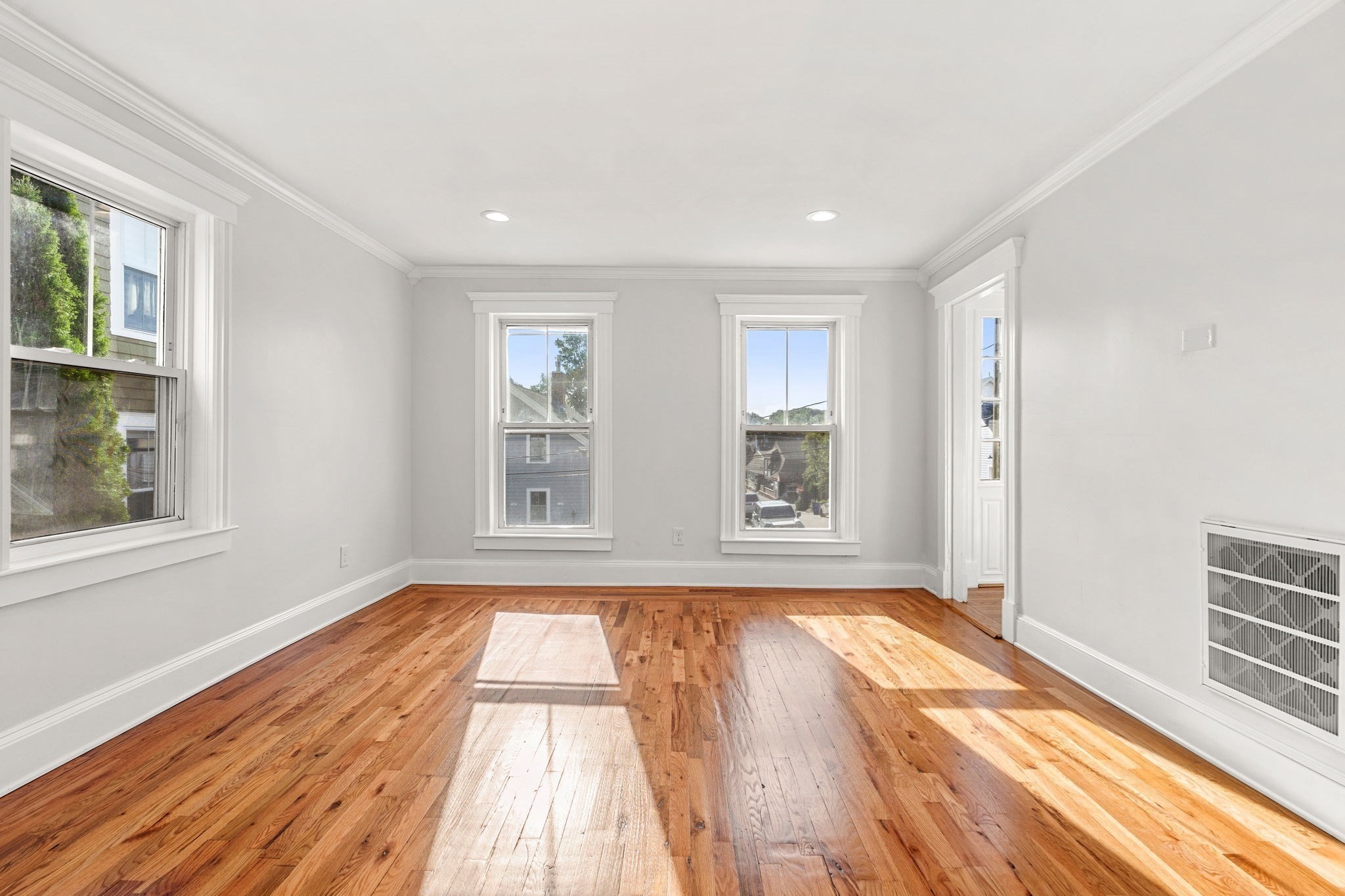 17 Cottage Street Marblehead, MA 01945 - Photo 8 of 27 Gallery Image 8