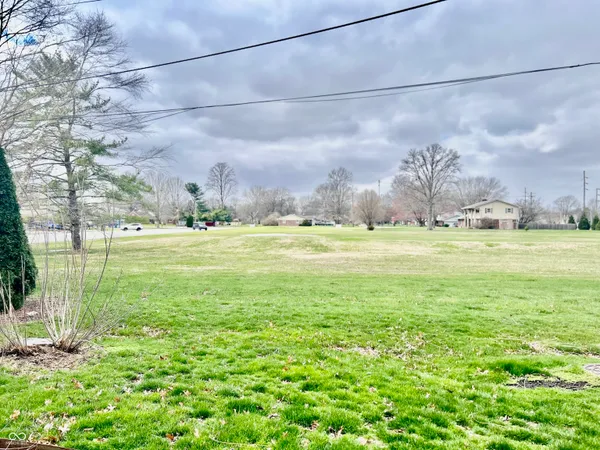 $1,700 | 312 Carriage Lane, Franklin, IN 46131