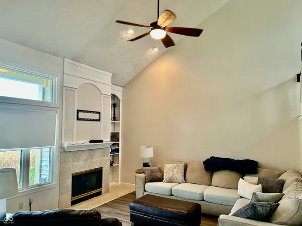 $1,700 | 312 Carriage Lane, Franklin, IN 46131