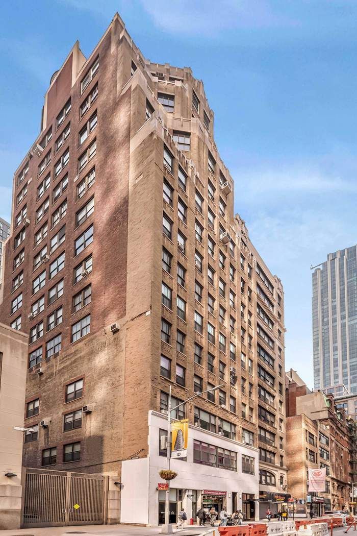 11 West 30th Street, Unit 8F Manhattan, NY 10001 - Photo 19 of 20 front view of a building