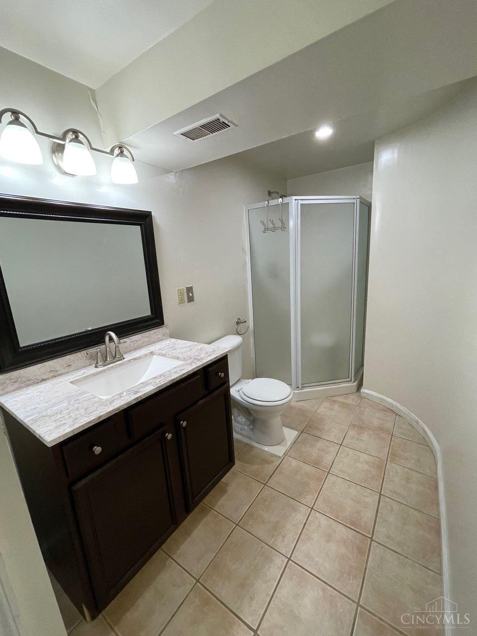 678 Woodgate Road Cincinnati, OH 45244 - Photo 12 of 15 Gallery Image 12