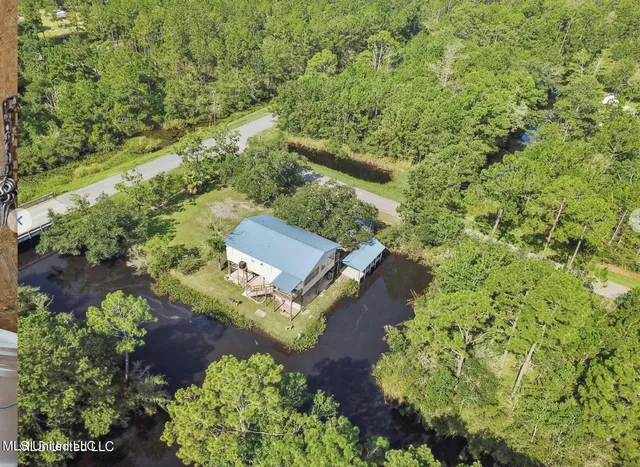 $2,000 | 10008 Willow Street, Bay St. Louis, MS 39520