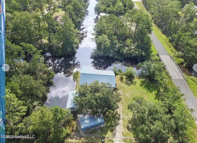 $2,000 | 10008 Willow Street, Bay St. Louis, MS 39520