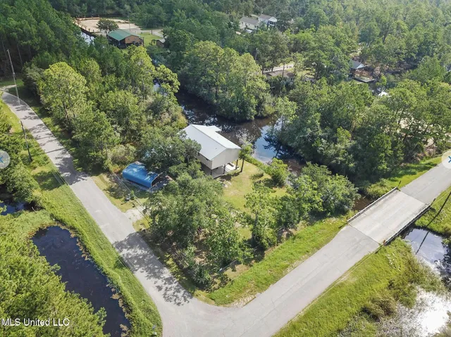 $2,000 | 10008 Willow Street, Bay St. Louis, MS 39520