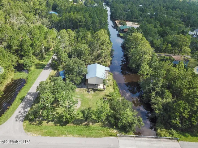 $2,000 | 10008 Willow Street, Bay St. Louis, MS 39520