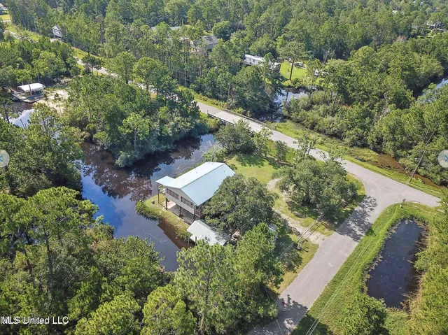 $2,000 | 10008 Willow Street, Bay St. Louis, MS 39520