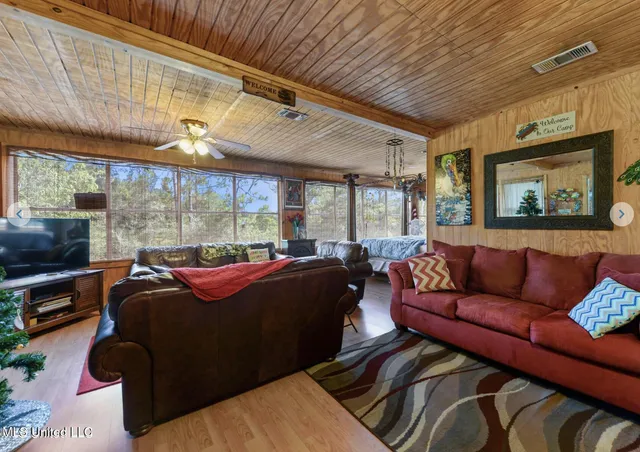 $2,000 | 10008 Willow Street, Bay St. Louis, MS 39520